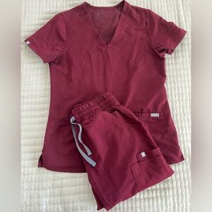 Figs scrub set- burgundy
